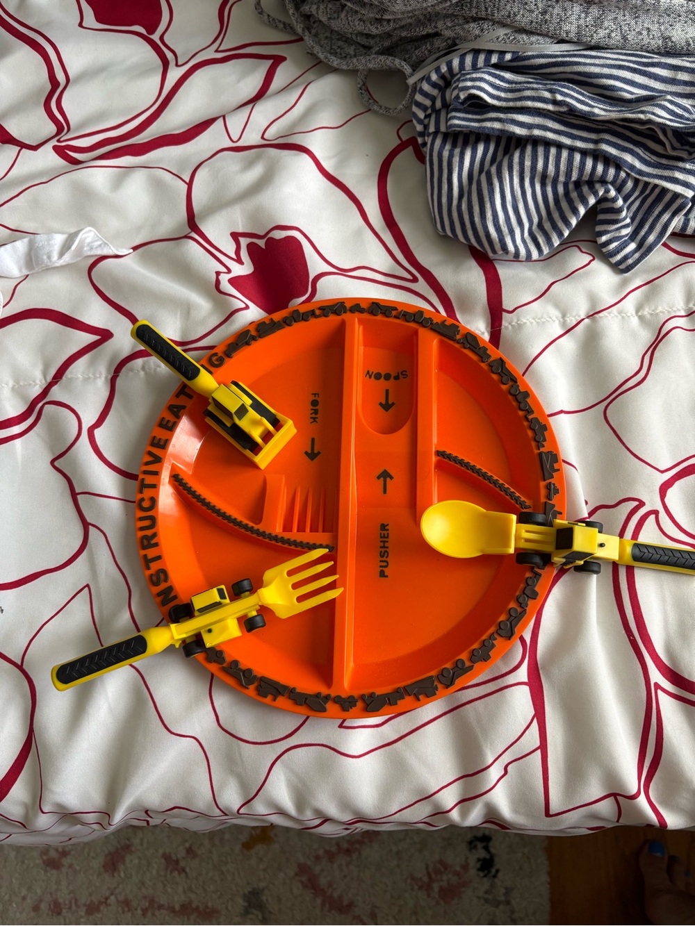 Fun toddler construction site plate/utensils